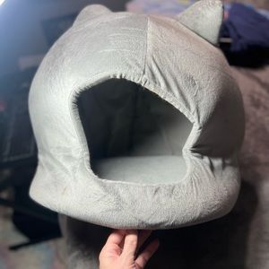 Cat bed with cat ears